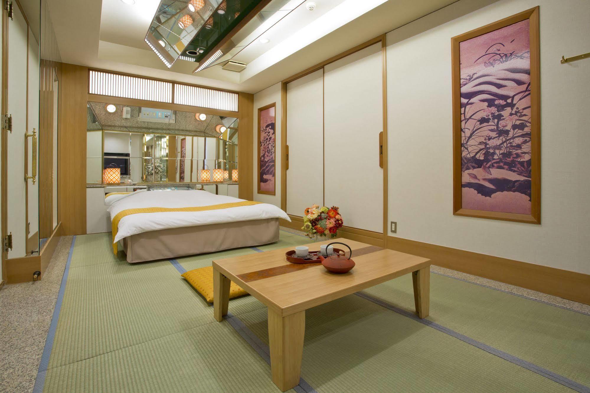 Hotel Casablanca (Adults Only) Osaka Exterior photo
